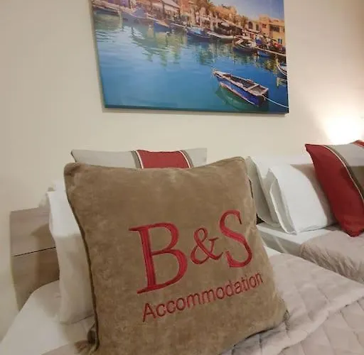 Apartamento B&S Accommodation Newly Renovated Penthouse 253
