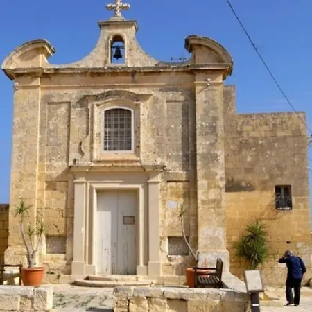 B&s Solitary Duplex Maisonette *