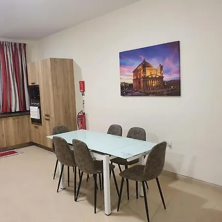 B&s Solitary Duplex Maisonette *