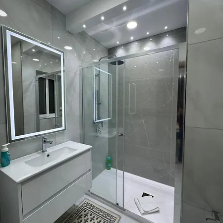 B&s Newly Renovated Penthouse 253 아파트 Żejtun