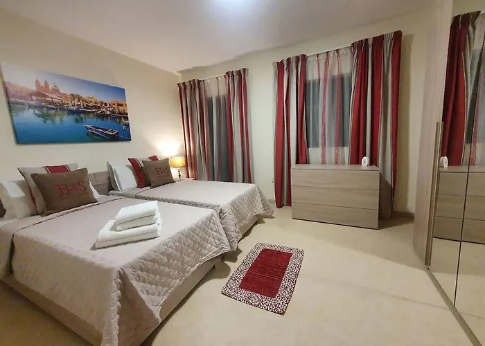 B&S Accommodation Newly Renovated Penthouse 253 Apartament *