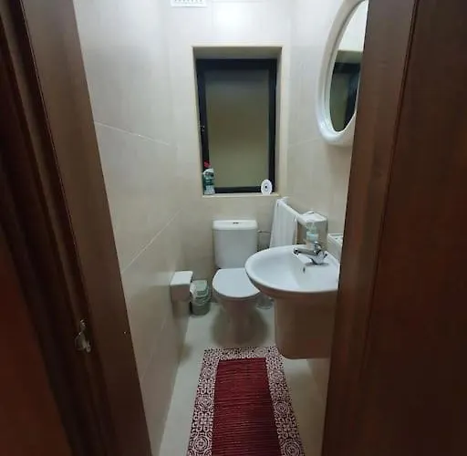 B&S Accommodation Newly Renovated Penthouse 253 아파트 *