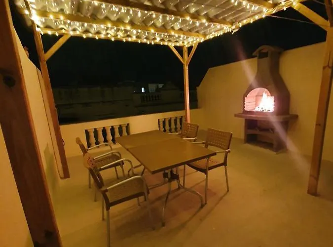 B&S Accommodation Newly Renovated Penthouse 253 Apartament