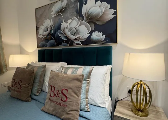 B&S Accommodation Newly Renovated Penthouse 253 *