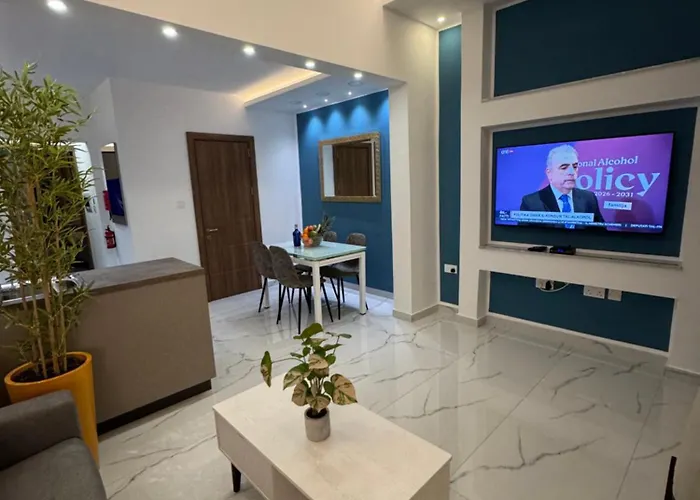 B&S Accommodation Newly Renovated Penthouse 253